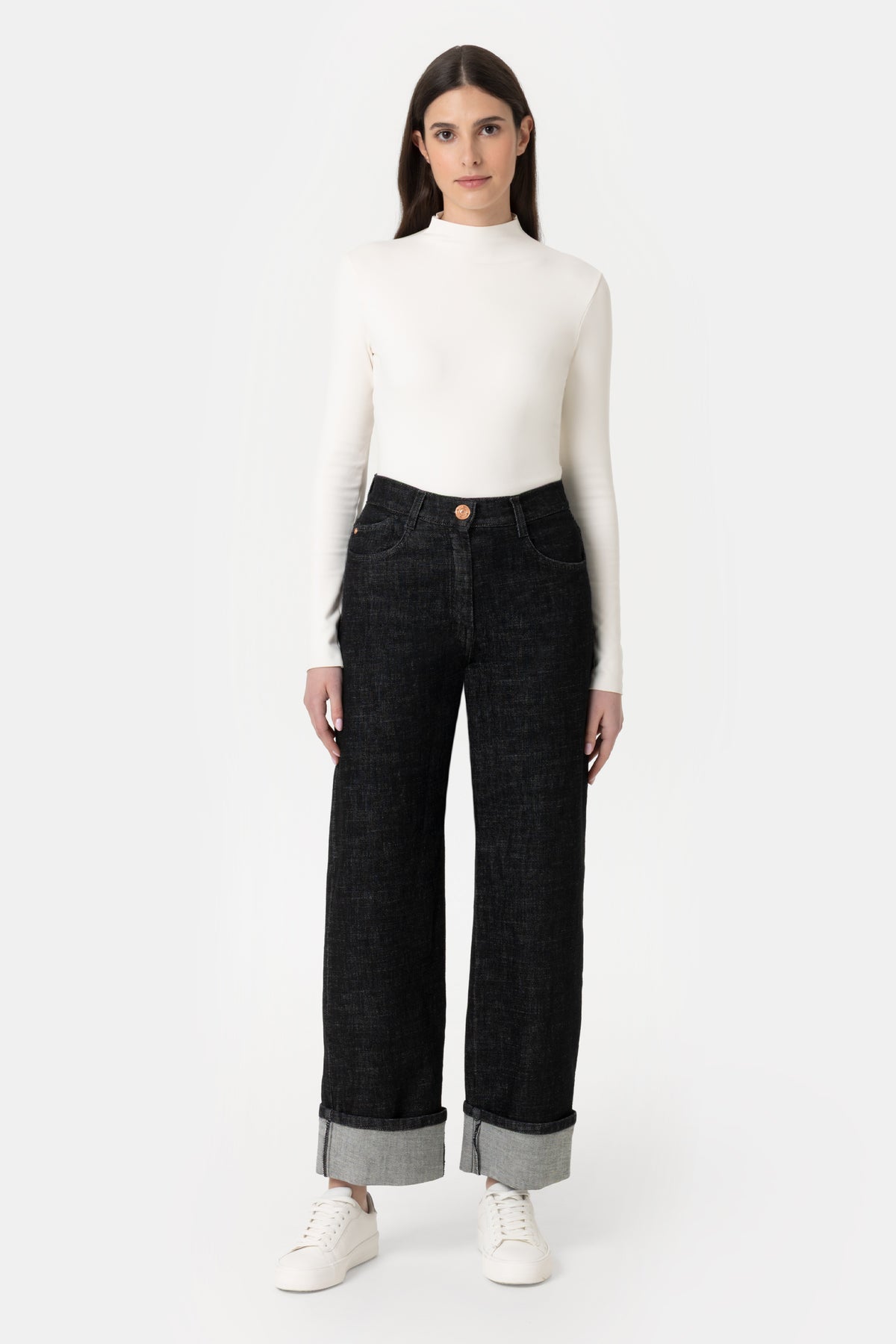 Young Alf01 Jeans in denim nero con risvolto